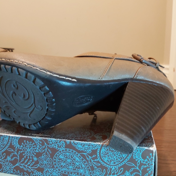 Euro soft Shannon women's tan booties size 10 - Picture 9 of 16